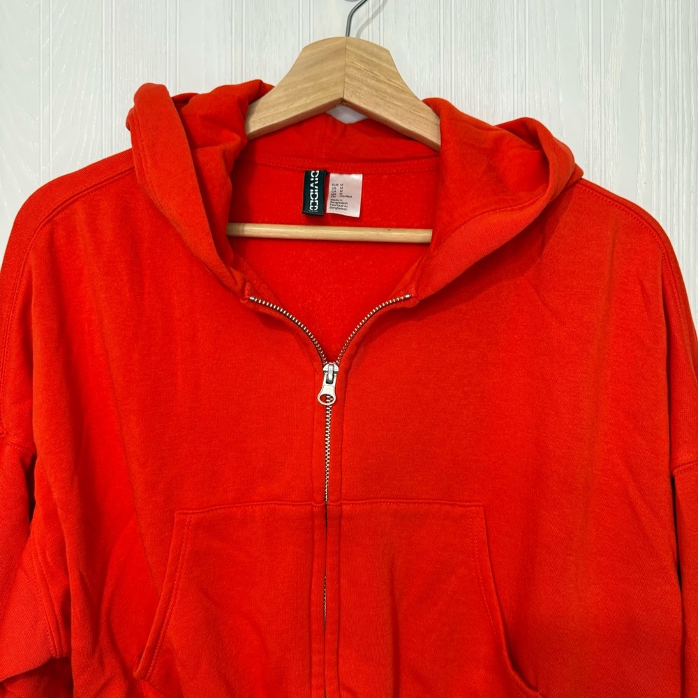 Divided H & M Cropped zip up orange sweatshirt hoodie jacket size M - Picture 2 of 7